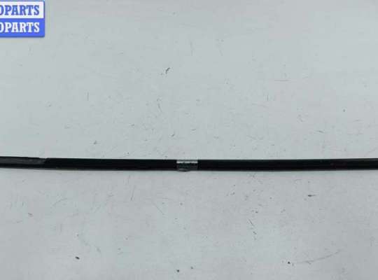 купить Молдинг стекла двери передней правой наружный на Volkswagen Passat B5+ (GP)