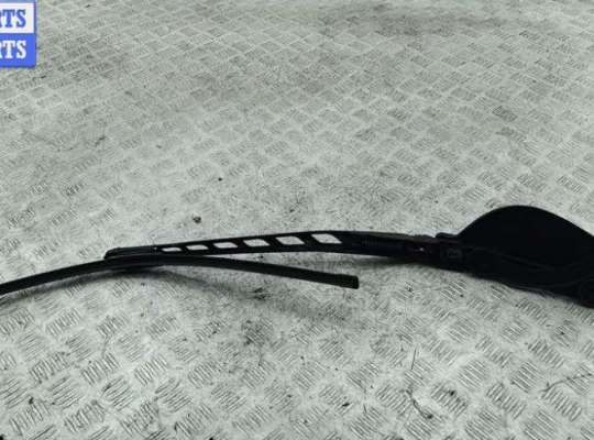 купить Щеткодержатель (поводок стеклоочистителя) передний на BMW 5 E60/E61 (2003-2010)