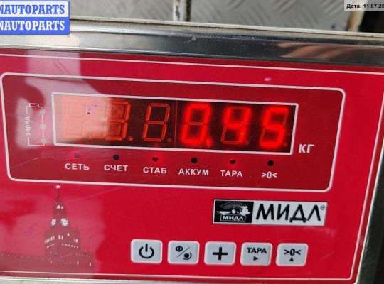 купить Молдинг двери передней левой на Volkswagen Passat B5