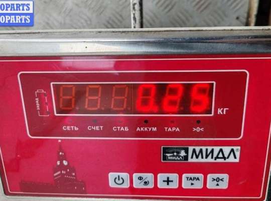 купить Молдинг двери передней правой на Volkswagen Golf-3