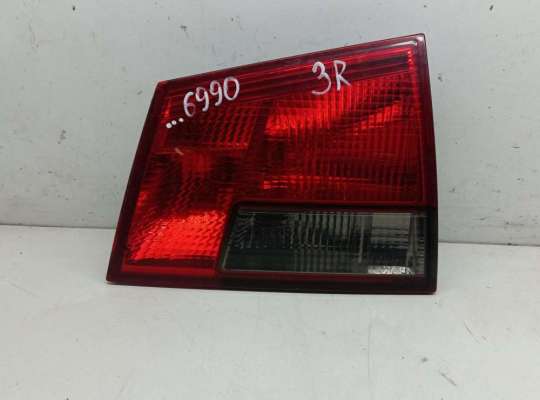 Фонарь крышки багажника правый OP2354599 на Opel Vectra C (2002-2008)