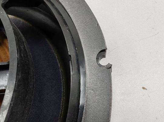 купить Динамик двери передней левой на Volkswagen Touareg