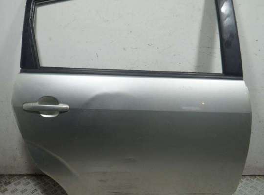 купить Дверь боковая задняя правая на Toyota Corolla Verso