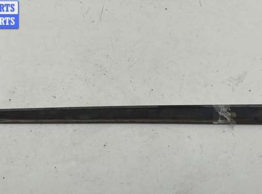 купить Молдинг двери передней правой на Opel Astra H (2004-2009)