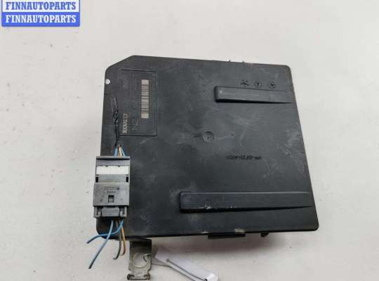 Блок предохранителей RN1567955 на Renault Scenic II (2003-2009)