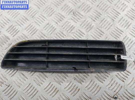 Решётка (заглушка) в бампер AU1748098 на Audi A4 B5 (1994-2001)