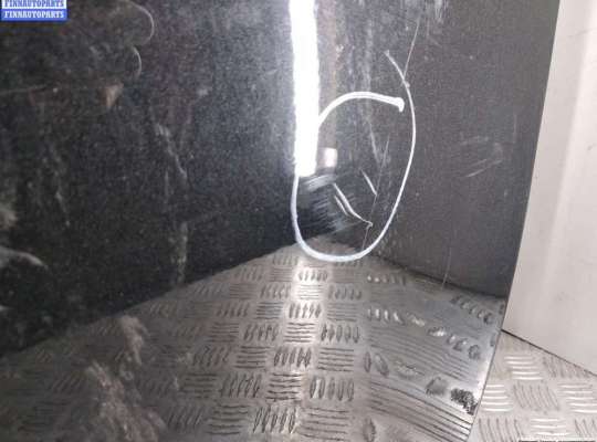 купить Дверь боковая передняя правая на Suzuki Swift