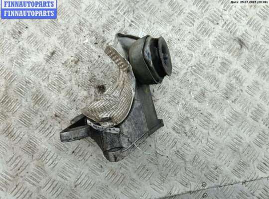 купить Кронштейн КПП опорный на Volkswagen Passat B5