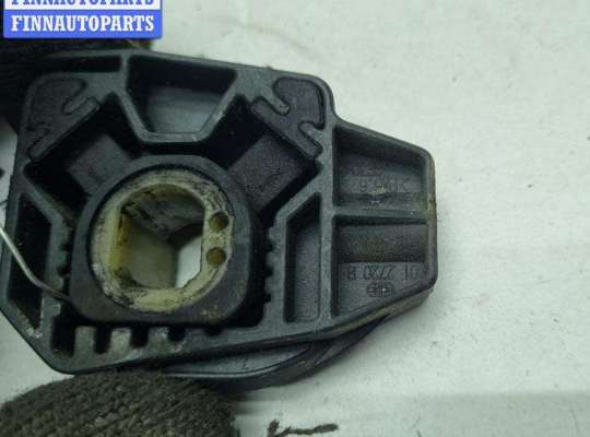 купить Кронштейн радиатора на Volkswagen Golf-4