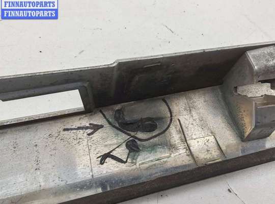 Планка подсветки номера на Opel Zafira B