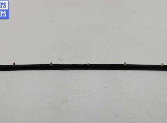 купить Молдинг двери передней левой на Mercedes C-Class W202 (1993-2000)