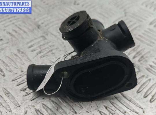 купить Фланец (тройник) системы охлаждения на Volkswagen Passat B4