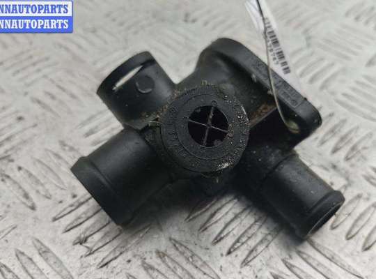 купить Фланец (тройник) системы охлаждения на Volkswagen Passat B4