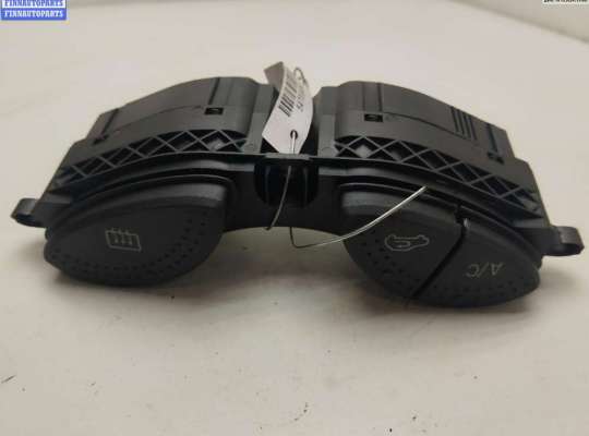 купить Кнопка кондиционера на Ford Focus I (1998-2005)