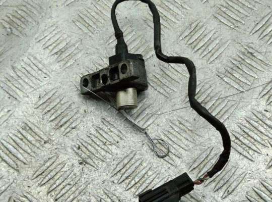 Датчик положения коленвала VL572264 на Volvo S80