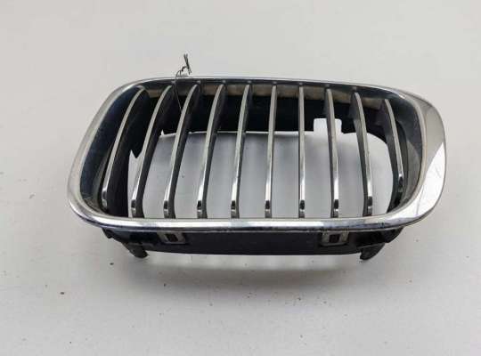 Решетка радиатора BM3563195 на BMW 3 E46 (1998-2006)