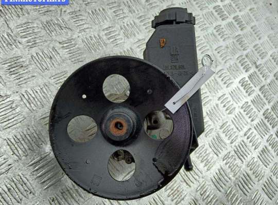 Насос гидроусилителя руля OP2384037 на Opel Vectra B (1995-2002)