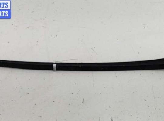 Молдинг лобового стекла OP2397092 на Opel Astra J (2009-2015)