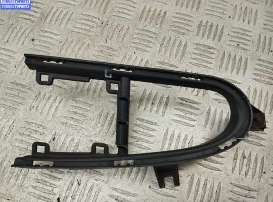 купить Рамка фары противотуманной левой на Volkswagen Sharan (1995-2000)