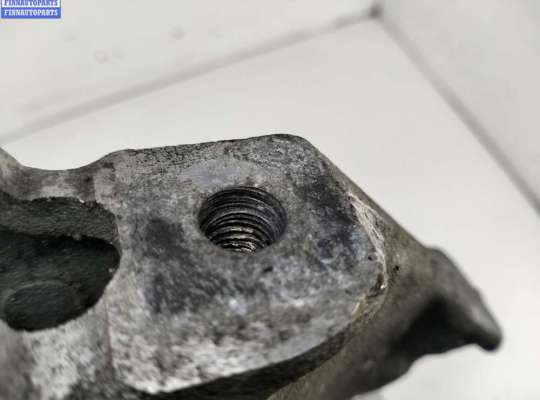 купить Кронштейн КПП опорный на Volkswagen Golf-5