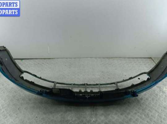 Бампер передний на Volkswagen Passat B5 (3B)