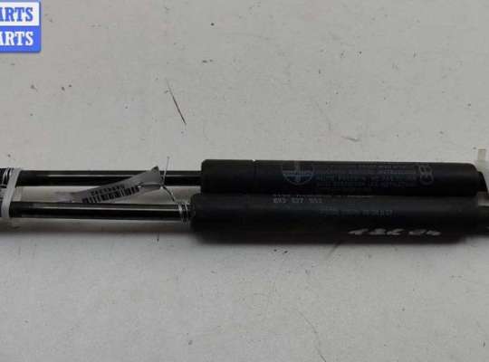 Амортизатор крышки (двери) багажника AU1724949 на Audi 80 B3 (1987-1992)