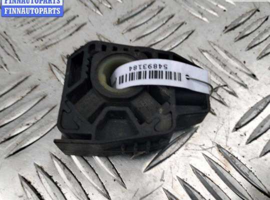 купить Кронштейн радиатора на Volkswagen Golf-4