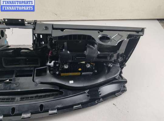 Панель передняя салона (Торпедо) на Volkswagen Passat B6 (3C)