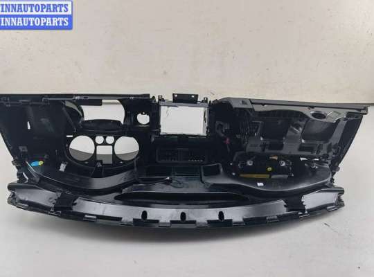 Панель передняя салона (Торпедо) на Volkswagen Passat B6 (3C)