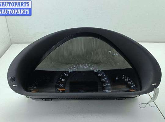 купить Щиток приборный (панель приборов) на Mercedes C-Class W203 (2000-2006)