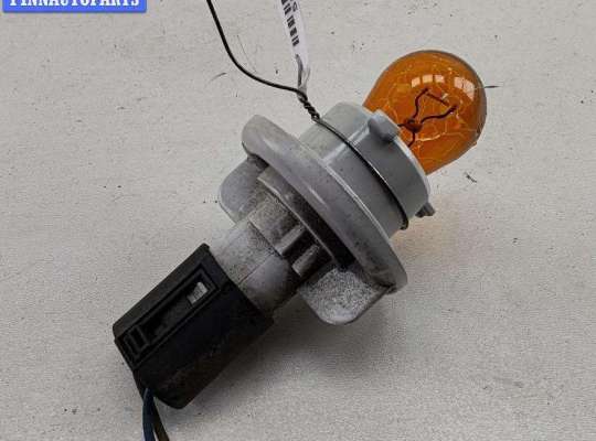 купить Патрон лампы указателя поворота на BMW 5 E39 (1995-2003)