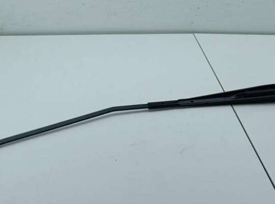 купить Щеткодержатель (поводок стеклоочистителя) передний на Fiat Scudo (2007-2016)