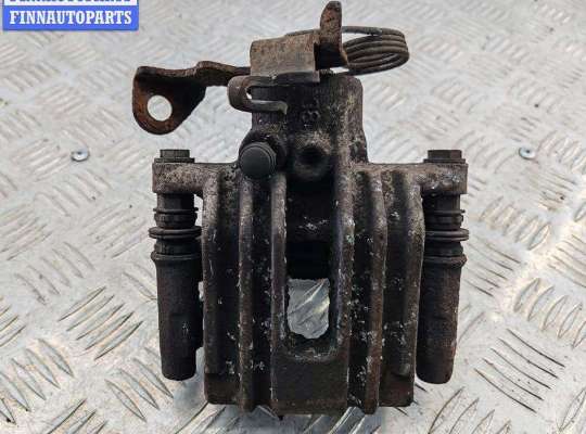 Суппорт задний правый VG2671684 на Volkswagen Passat B5