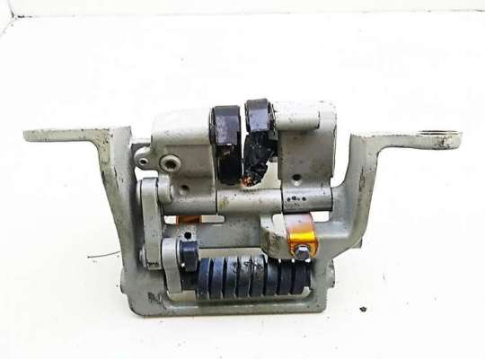 купить Петля крышки (двери) багажника на BMW 5 E60/E61 (2003-2010)