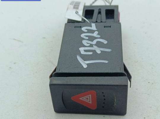 купить Кнопка аварийной сигнализации (аварийки) на Volkswagen Passat B5