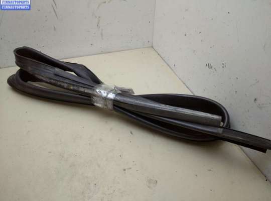 купить Уплотнитель двери передней правой на Volkswagen Transporter T5