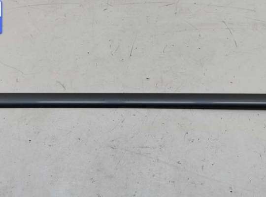 Молдинг двери передней правой OP2376242 на Opel Vectra B (1995-2002)