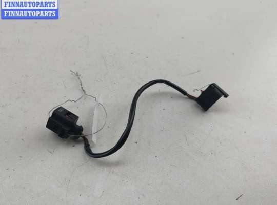 купить Выключатель концевой (концевик) на Volkswagen Passat B5+ (GP)