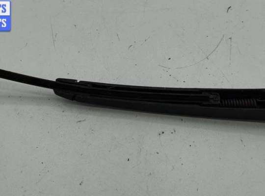 Щеткодержатель (поводок стеклоочистителя) задний VG2751649 на Volkswagen Passat B6