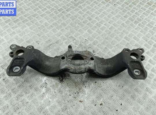 купить Кронштейн КПП опорный на Audi A4 B6 (2001-2004)