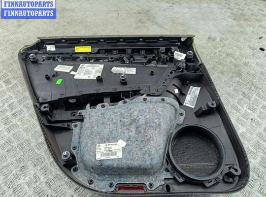 купить Обшивка двери задней правой (дверная карта) на Volkswagen Passat B7
