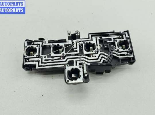 Купить Плата фонаря заднего правого на Volkswagen Passat B5+ (GP) Плата фонаря заднего правого VG2718271 на Volkswagen Passat B5+ (GP)