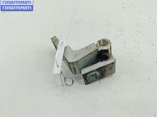 купить Петля двери передней левой на Volkswagen Passat B5