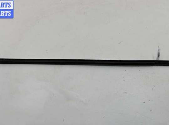 купить Молдинг стекла двери передней правой наружный на Skoda Octavia mk3 (A7 5E) 2013-2020