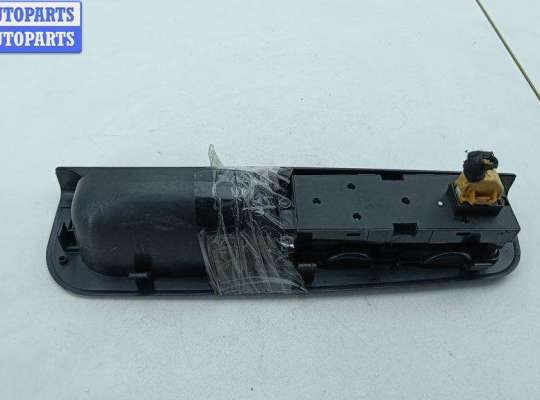 купить Блок кнопок управления стеклоподъемниками на Volkswagen Passat B5+ (GP)