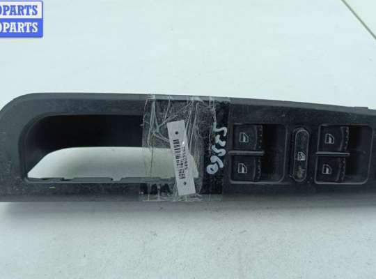 купить Блок кнопок управления стеклоподъемниками на Volkswagen Passat B5+ (GP)