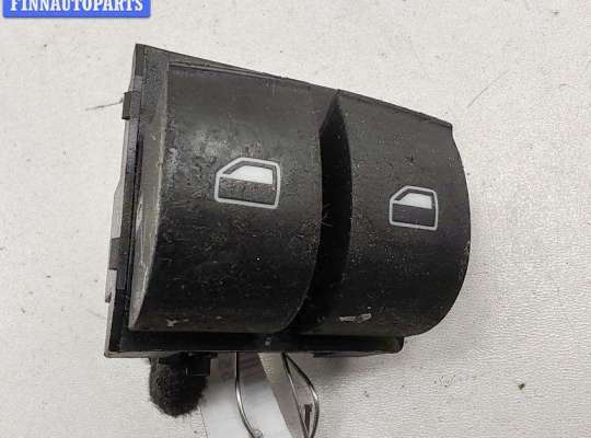 Блок кнопок управления стеклоподъемниками AU1725053 на Audi A3 8P (2003-2012)