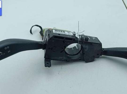 купить Переключатель подрулевой (стрекоза) на Skoda Fabia mk2 (5J)