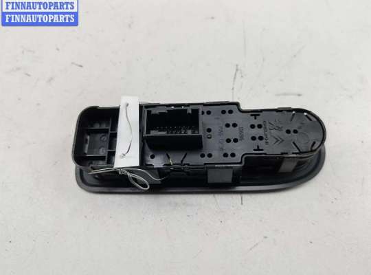 купить Блок кнопок управления стеклоподъемниками на Peugeot 308 T7 (2007-2013)