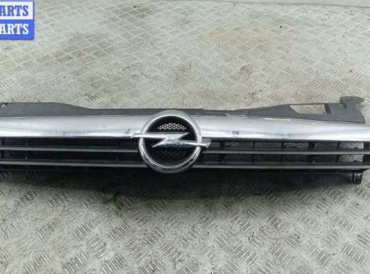 купить Решетка радиатора на Opel Astra H (2004-2009)